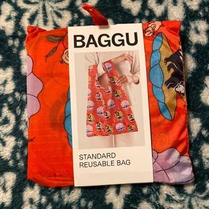 Baggu standard half shell skunk